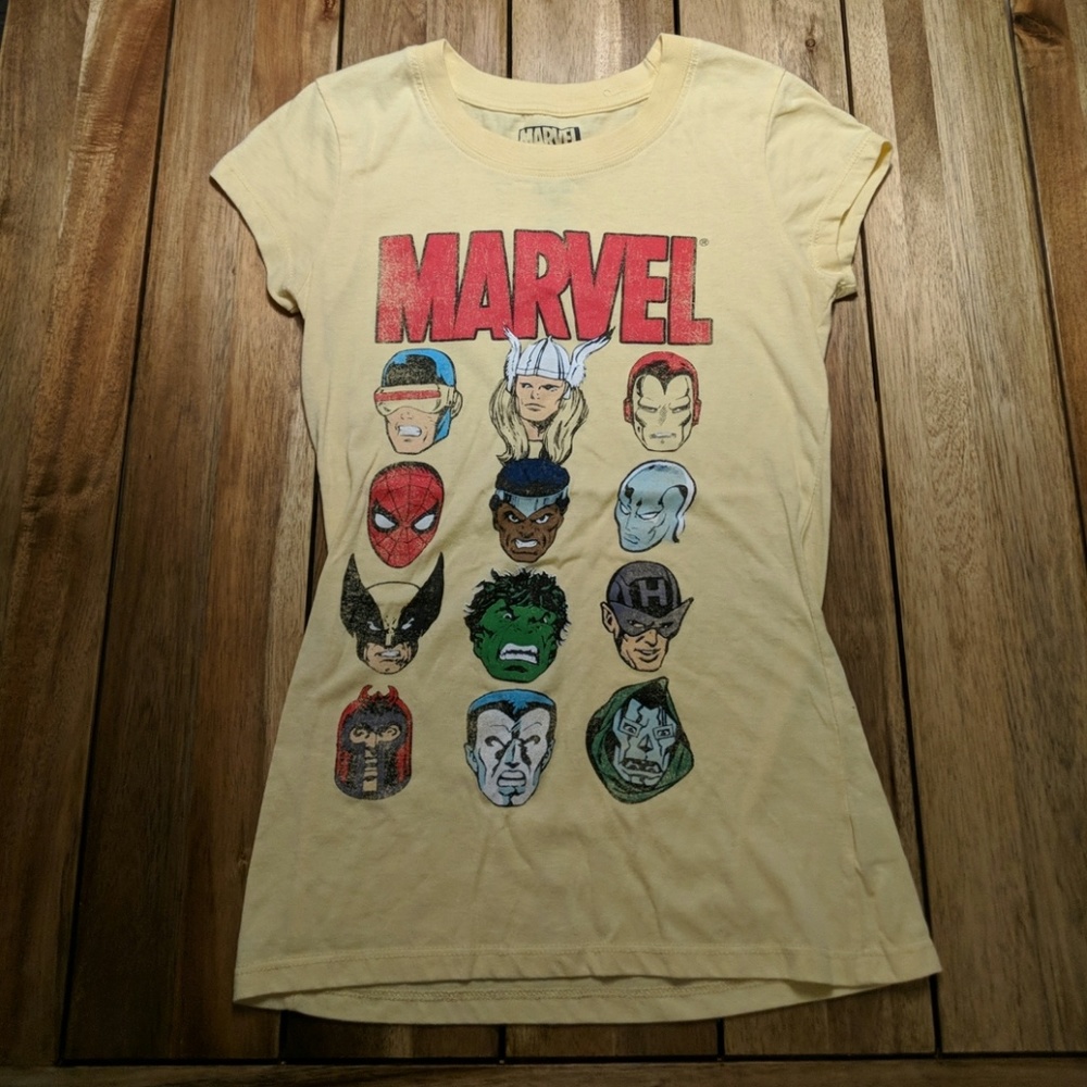 Women's/Junior's Marvel T-shirt!
